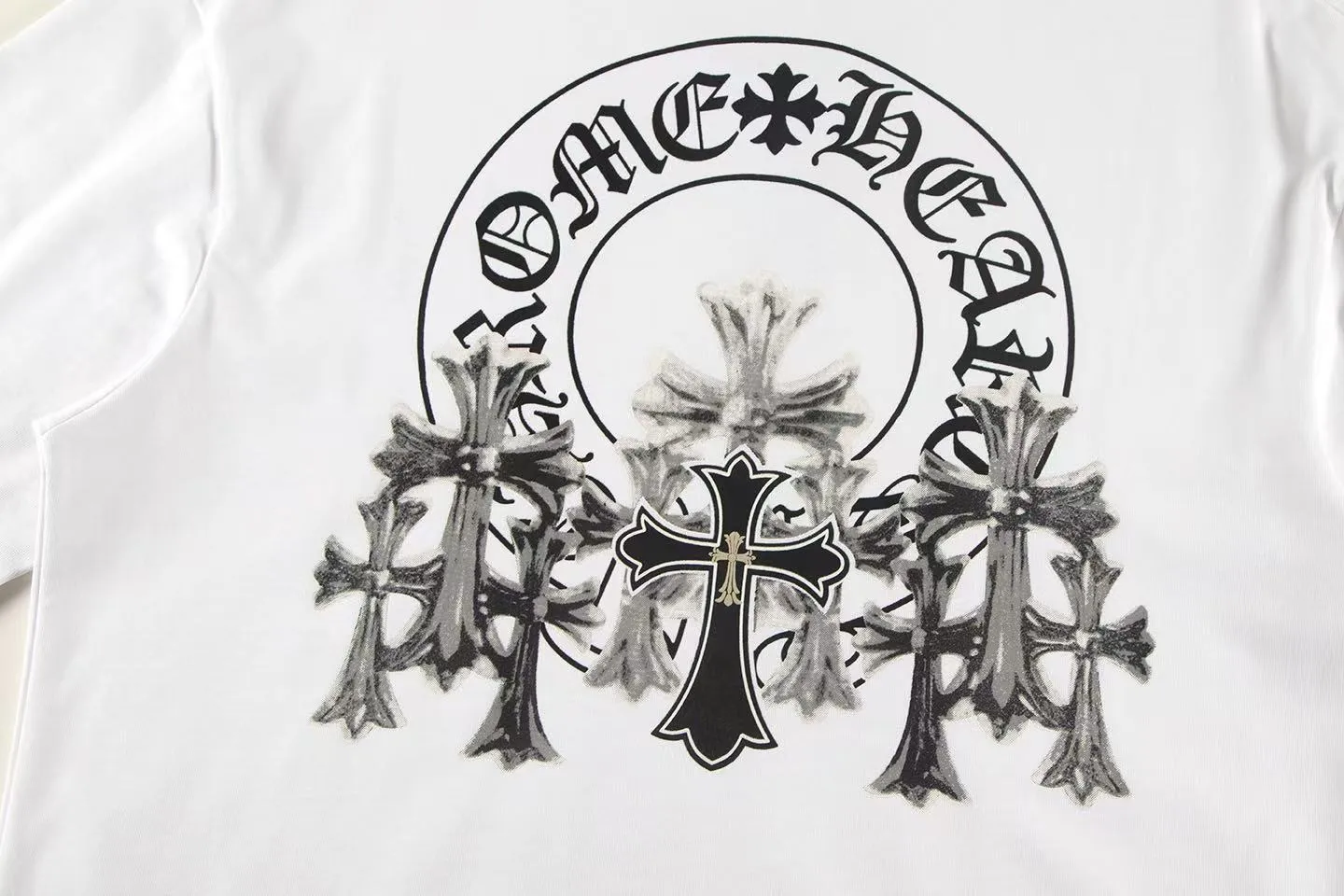 🅿️160 Style: 2025 new Croix Heart short-sleeved T-shirt Material: High version 300g double yarn combed cotton Size: S～XL Color: White Style number: Z024